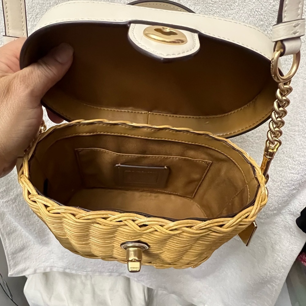 Coach bag.  Croassbody.  Brand new. Used once.